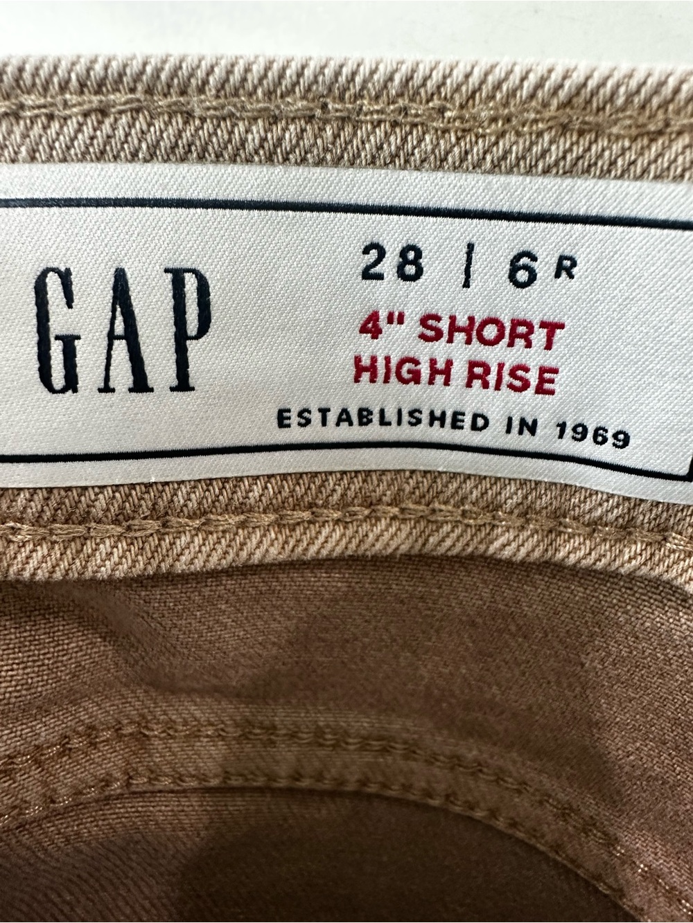Gap 4" Short High Rise Tan Brown Denim Raw Hem Jean Shorts - Size 28, 6 R - Picture 5 of 5